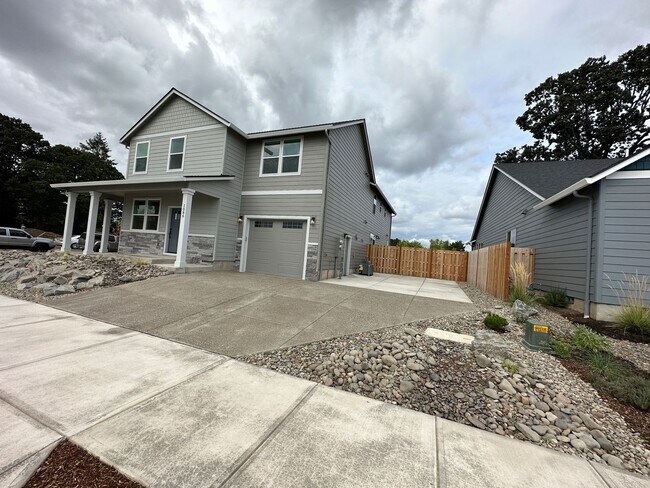 Building Photo - 616