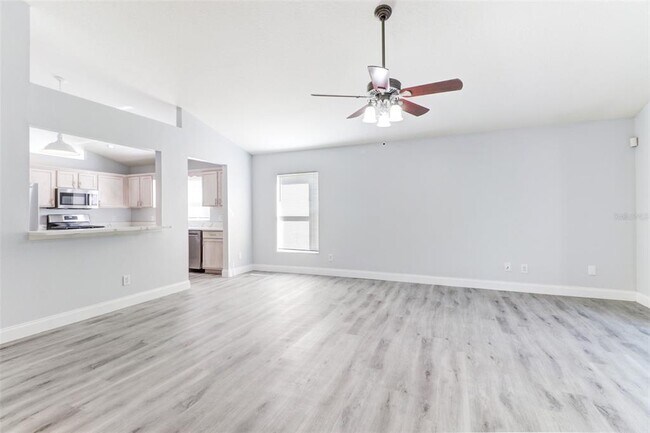 Building Photo - 29806 Morningmist Dr