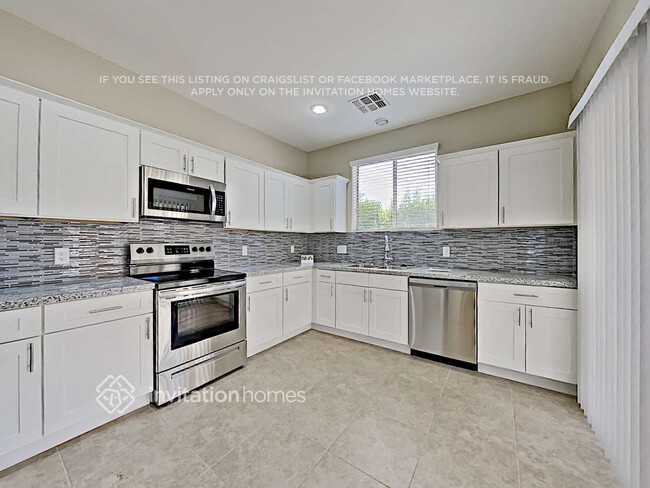 Building Photo - 12605 W Cercado Ln