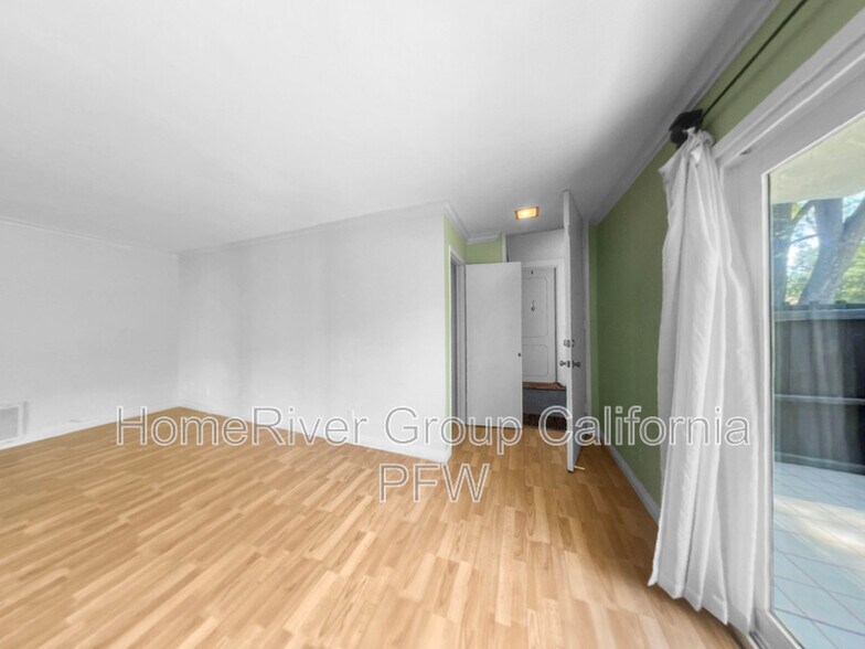 Building Photo - 31569 Lindero Canyon Rd
