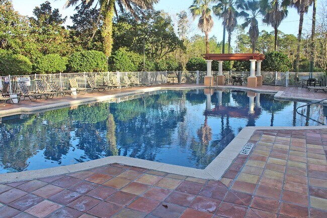 Building Photo - 520 Florida Club Blvd