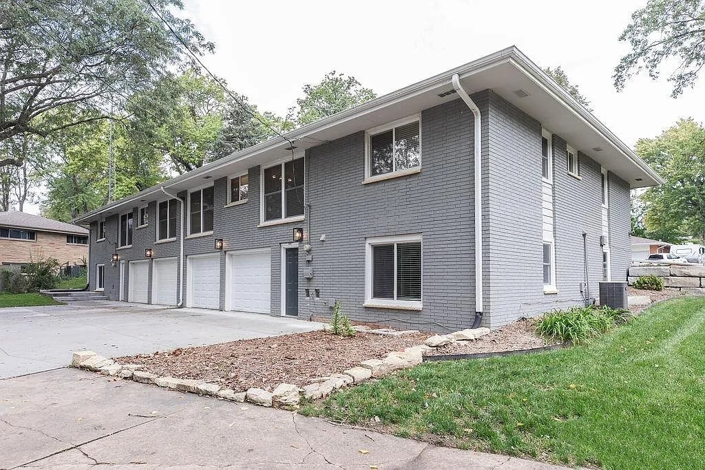 Building Photo - 2535 Saint Thomas Dr