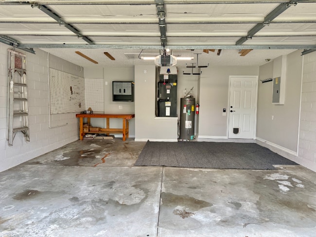 Building Photo - 5984 Jessica Dr