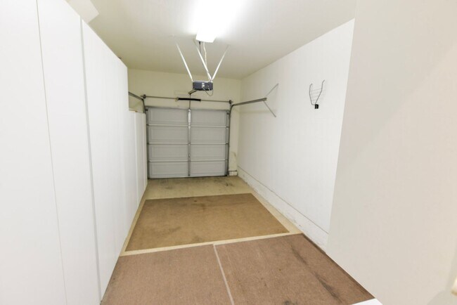 Building Photo - Resort style 2 bedroom/2 bath Condo/ walking distance to Ocean Ranch Village!