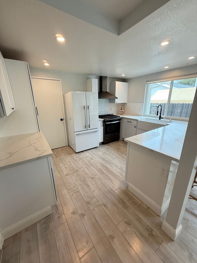 Building Photo - 1511 Dana Way