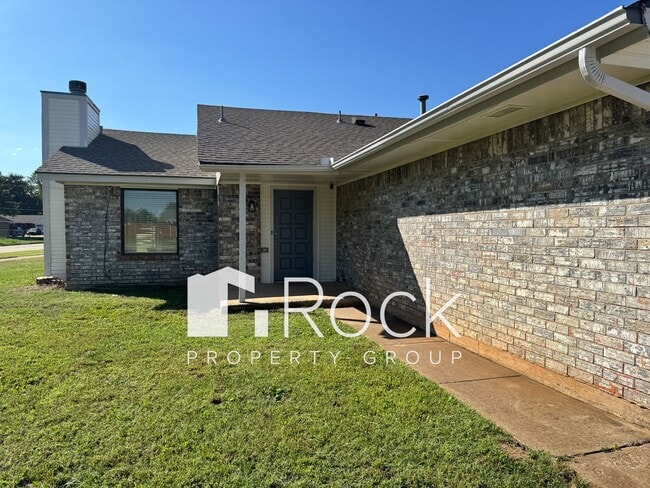 Building Photo - 3 Bedroom House in a Great Neighborhood