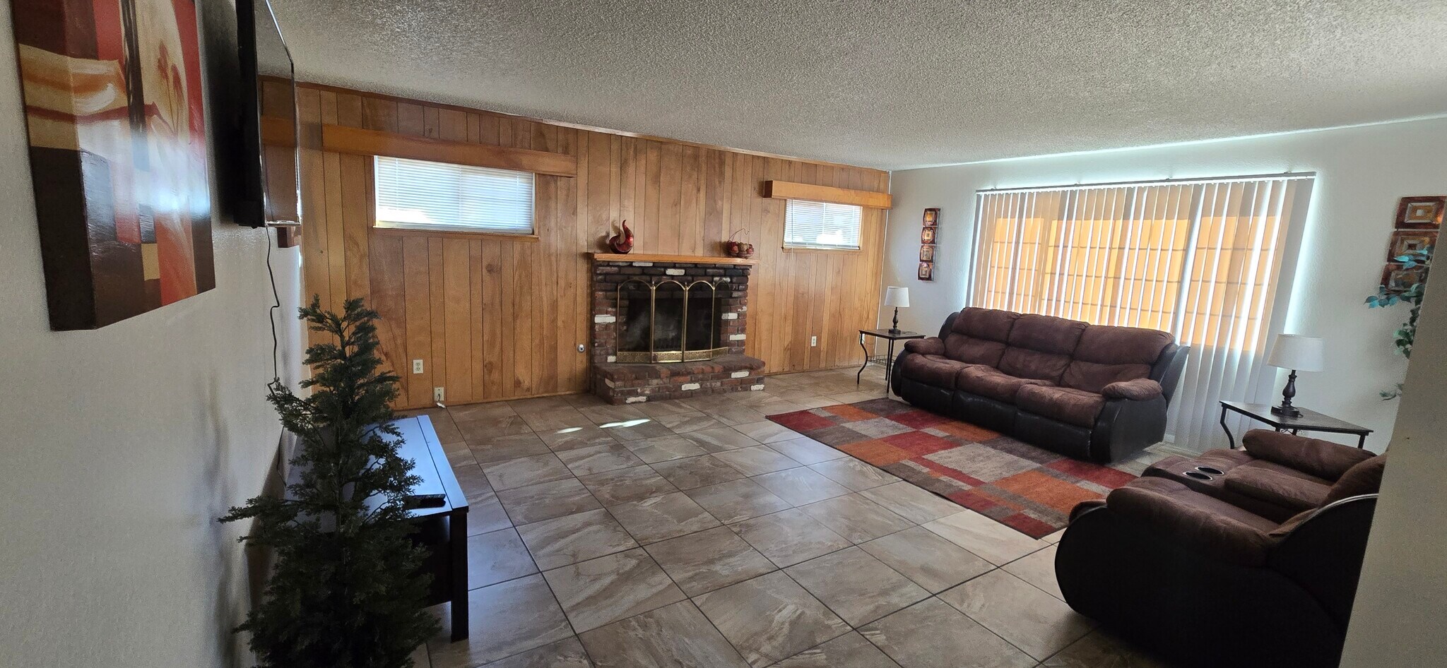 Building Photo - 44034 Carolside Ave