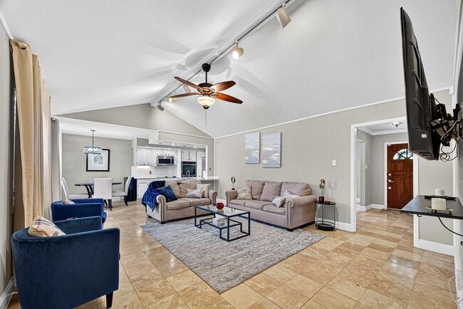 Building Photo - 9402 Meadowcroft Dr