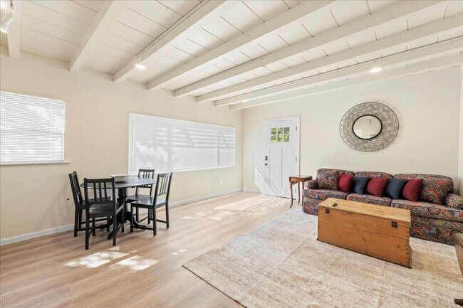 Building Photo - 272 W Carmel Valley Rd