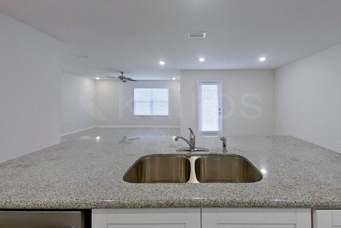 Building Photo - 132 Swallowtail Ln