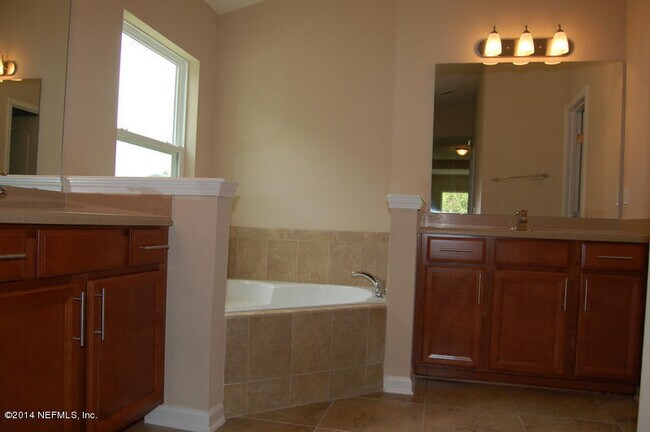 Building Photo - 12338 Hagan Creek Dr