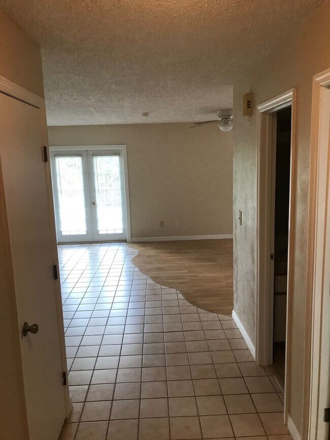 Building Photo - Charming 2-Bedroom, 2-Bath Single Family H...