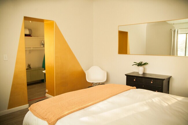 Building Photo - 1314 S 8th Ave