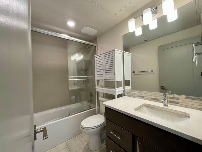 Building Photo - Fantastic 2 Bed 1 Bath - N. Portland - Arb...