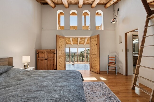 Building Photo - Enchanting Country Adobe