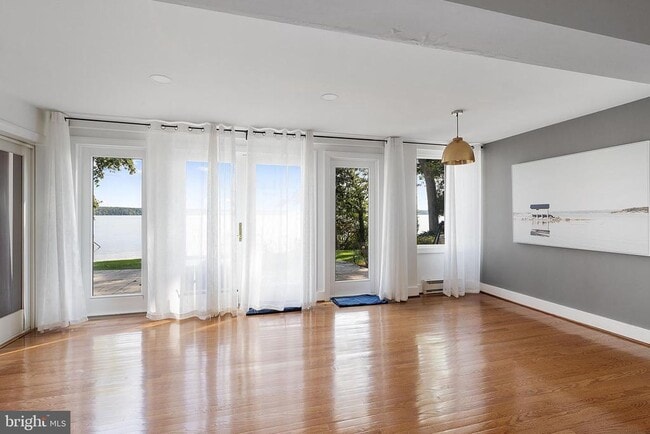 Building Photo - 5837 River Dr