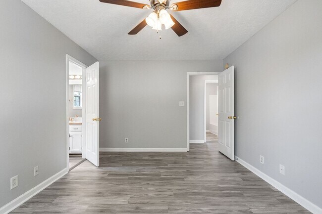 Building Photo - 339 Pioneer Dr