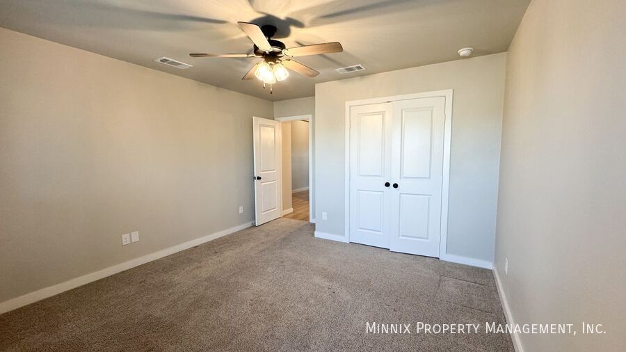 Building Photo - 3407 Bryan Ave