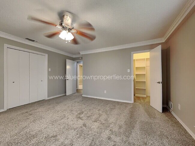 Building Photo - 4915 Chilton Dr