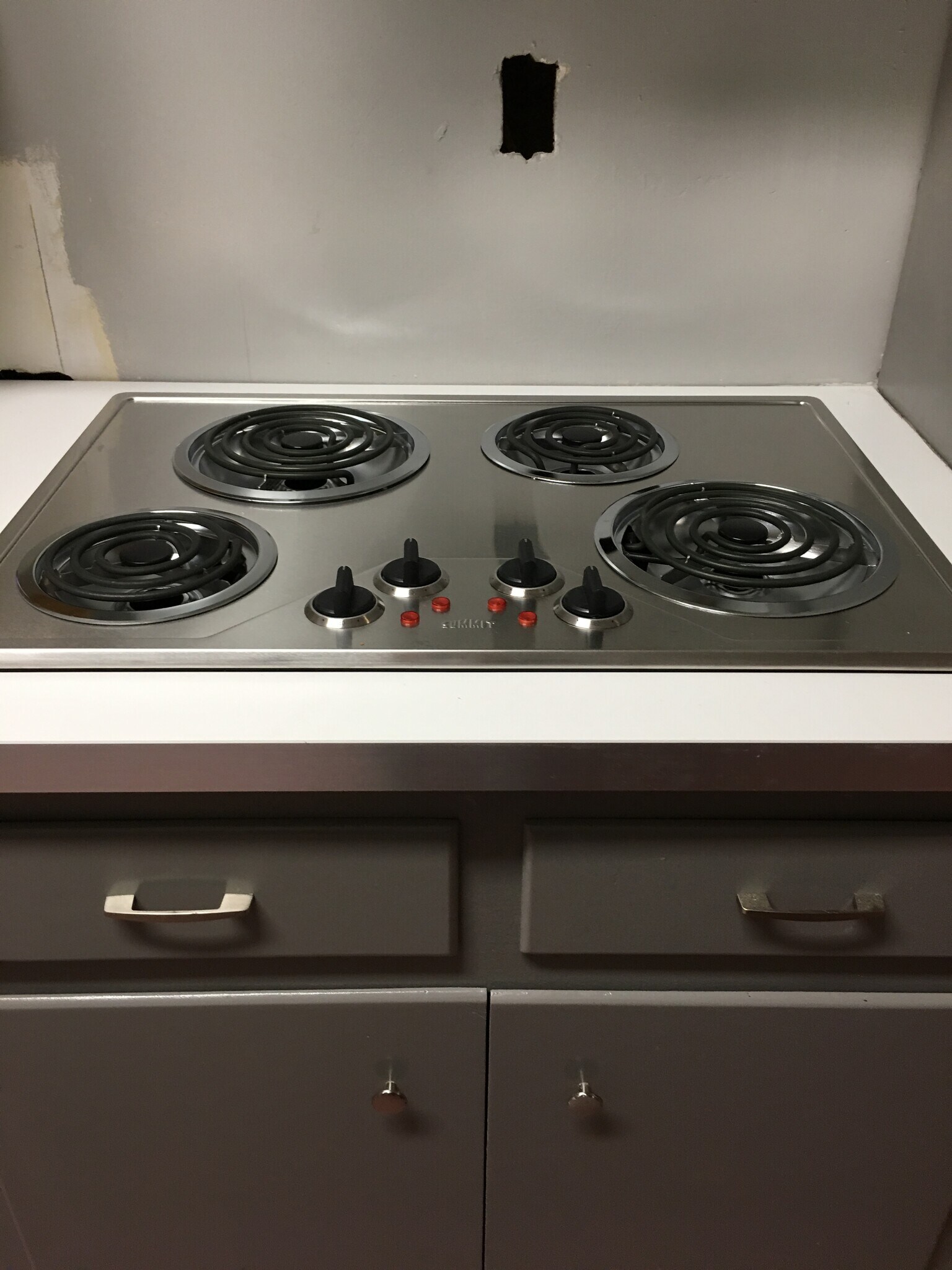 Stainless steel Electric cooktop with vented - 2603 Kiawah Ave