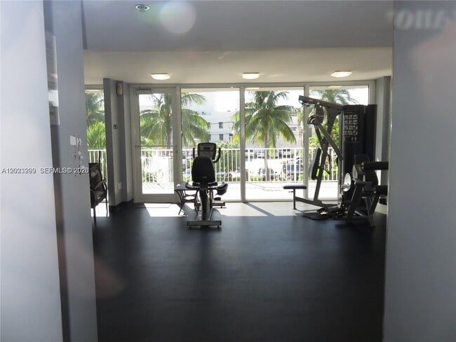 Building Photo - 1255 Collins Ave