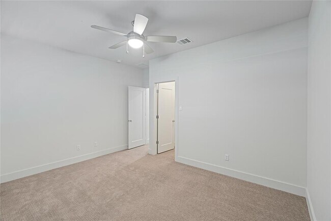 Building Photo - 1241 Summerbrooke Cir