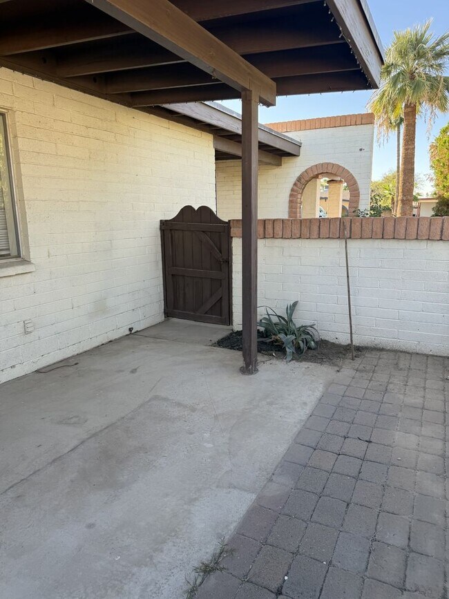 Building Photo - 2-bedroom,1 bath condo in Tempe