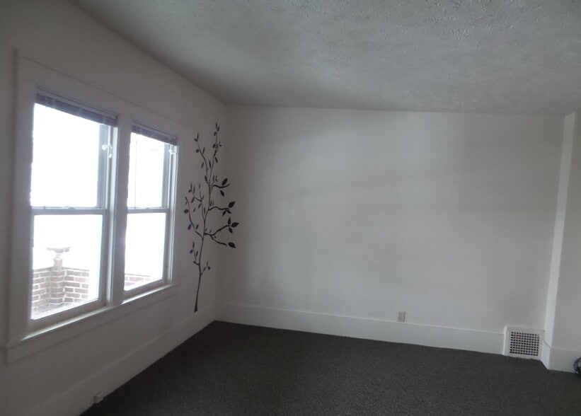 Living Room - 509 S Pennsylvania Ave