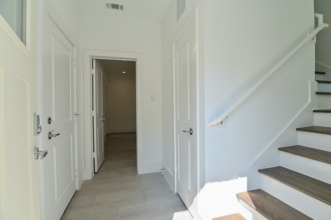 Building Photo - 4317 Koehler St