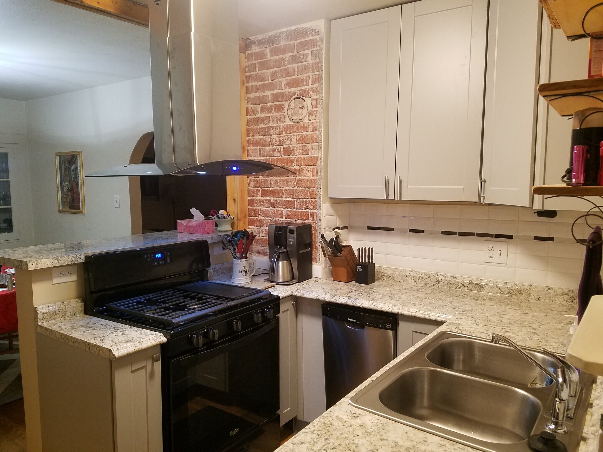 Kitchen - 521 Harrison St