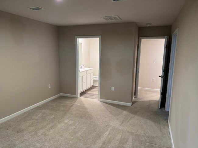 Building Photo - 1100 Aubrey Mdws Pl