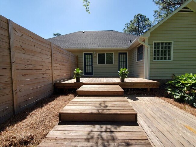 Building Photo - 7517 Lost Tree Rd