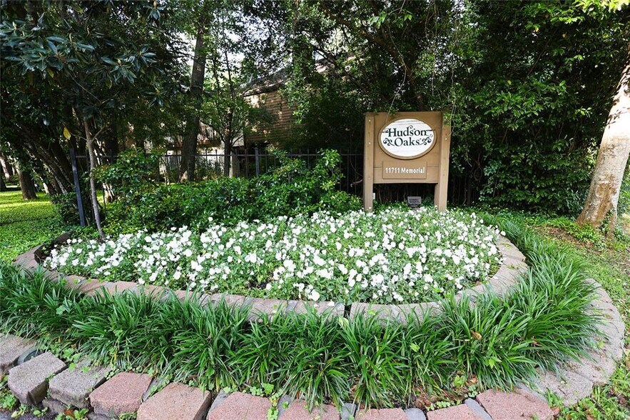 Building Photo - 11711 Memorial Dr