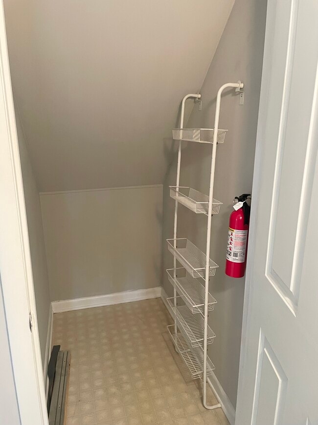 Building Photo - 290 Shawnee Dr