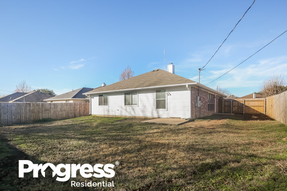 Building Photo - 308 Oak Meadow Ln