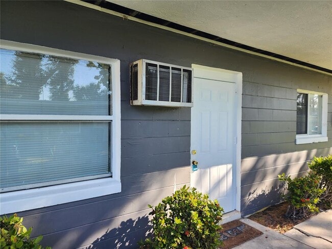 Primary Photo - 2219 Highland St S