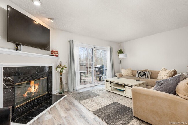 Building Photo - 702 Somerset Knoll