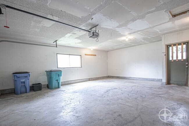 Building Photo - 1814 NW 98th St
