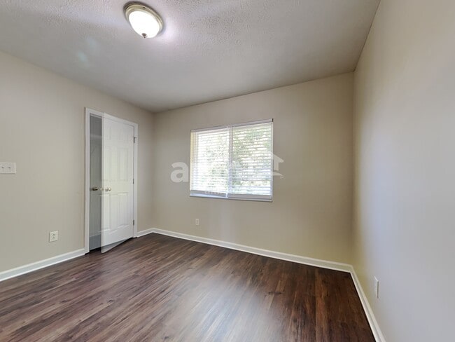 Building Photo - 10399 Peacock Ln