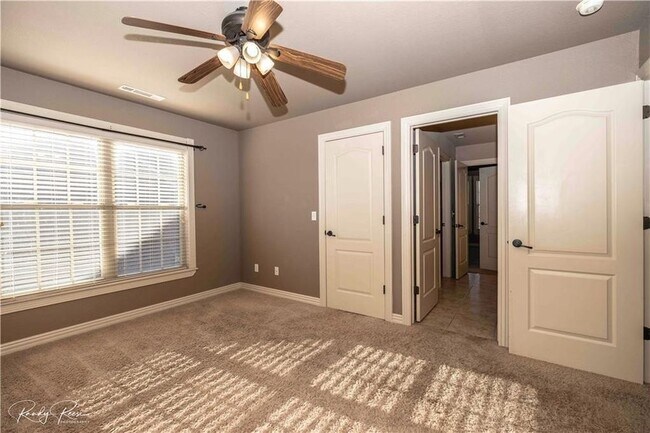 Building Photo - 6502 Hearth Stone Dr