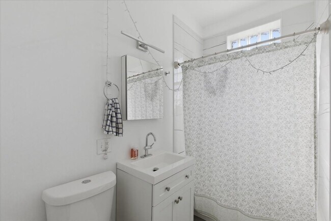 Building Photo - 2350 W Charleston St