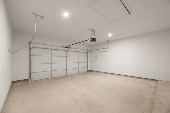 Building Photo - 123 Plumbago Loop