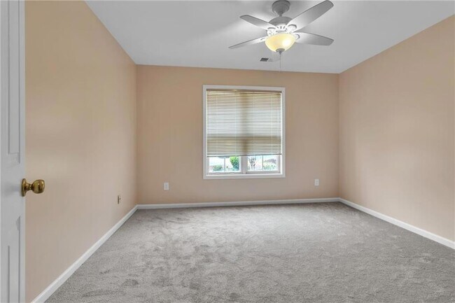 Building Photo - 915 Chipley Ct NE