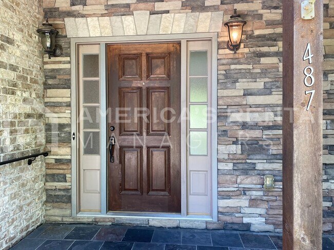 Building Photo - Private Estate Living on Over 3 Acres! Available to view NOW!