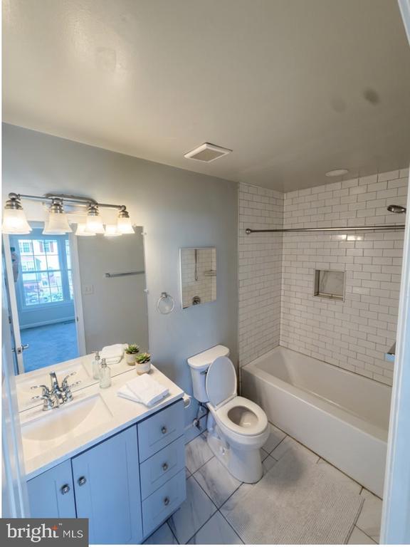 Building Photo - 15164 Brazil Cir