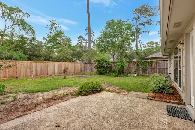 Building Photo - 17 Wishbonebush Rd