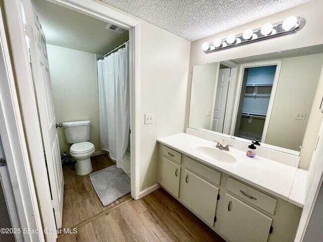 Building Photo - 225 S Tropical Trail