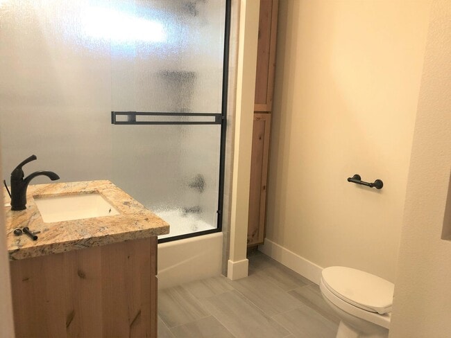 Building Photo - Beautiful Remodeled Home with Huge Bonus Space and Private Fenced Backyard!