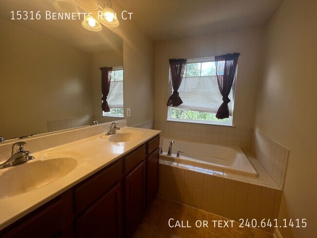 Building Photo - 15316 Bennetts Run Ct