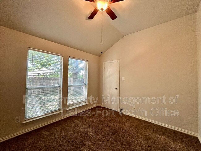 Building Photo - 629 Madeline Ct